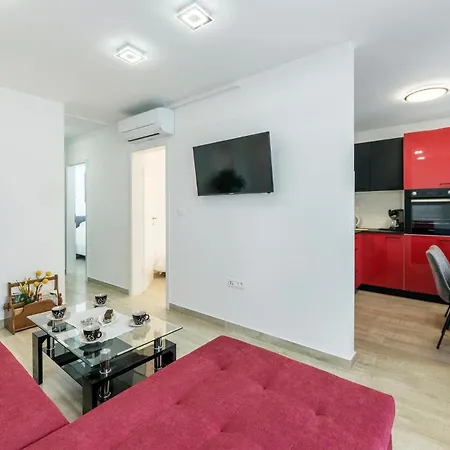 2 Bedroom Gorgeous Apartment In Pula * Pula